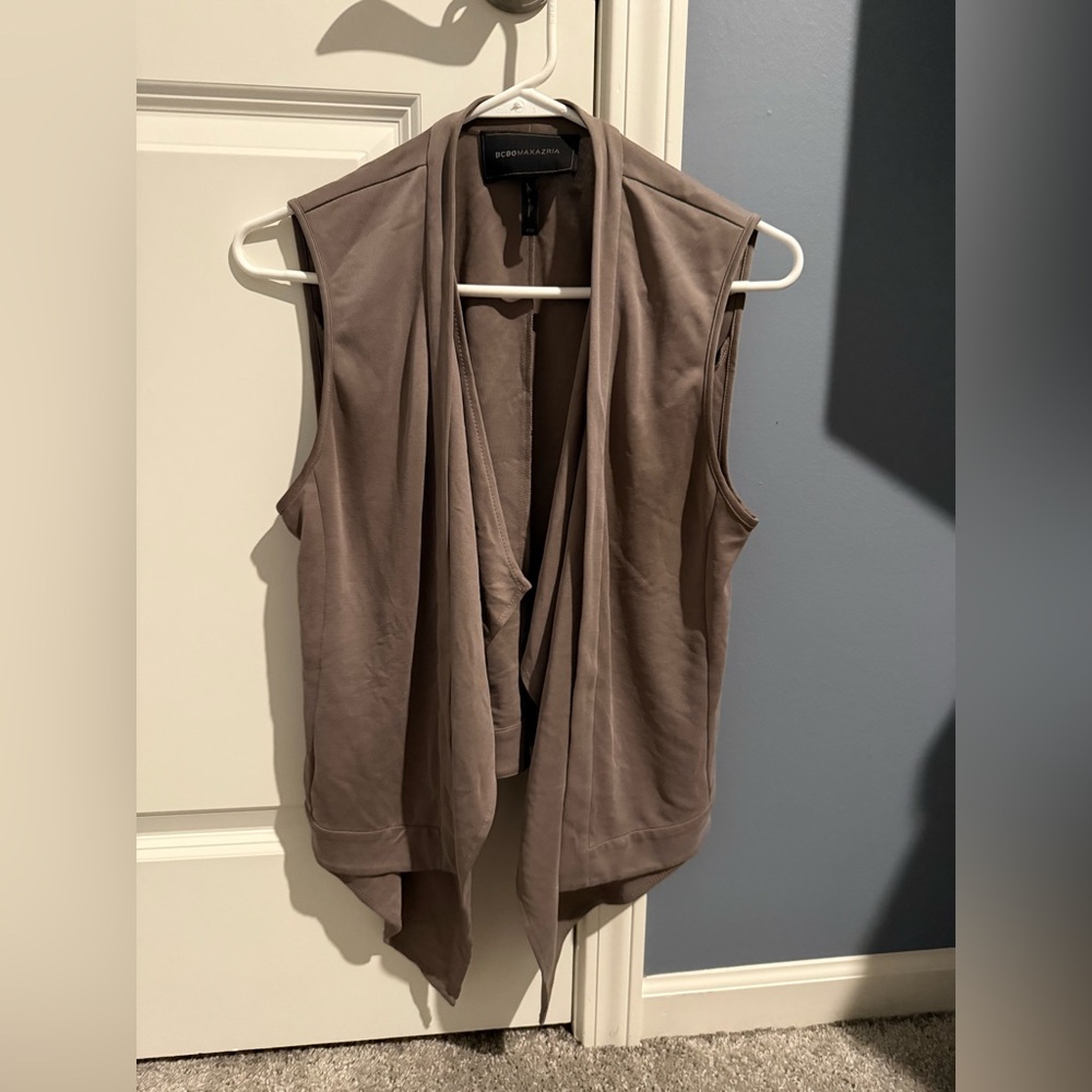 EXCELLENT CONDITION!! 
BCBGMaxAzria Women's Sleeveless Drape Vest - Brown